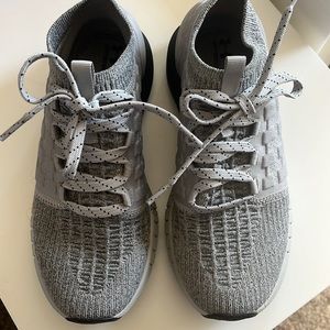 Women’s under armour Hovr shoes